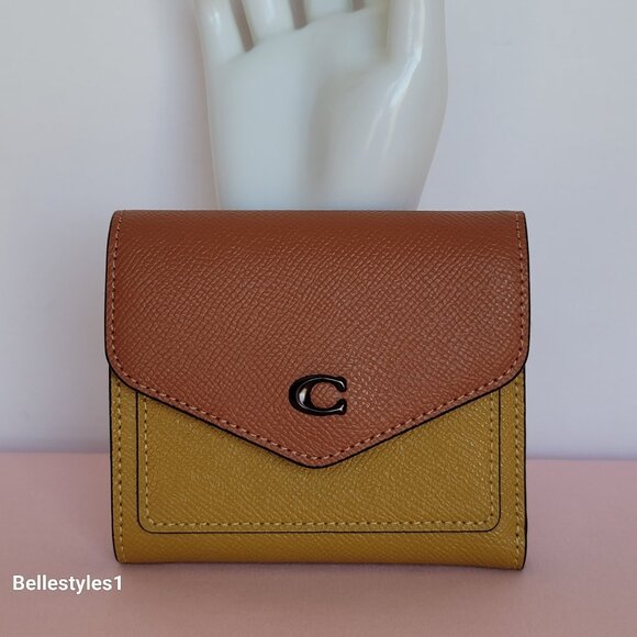 COACH Wyn Colorblocked Crossgrain Leather Small Tri-fold Wallet- Flax Multi $89⭐ - Picture 6 of 16